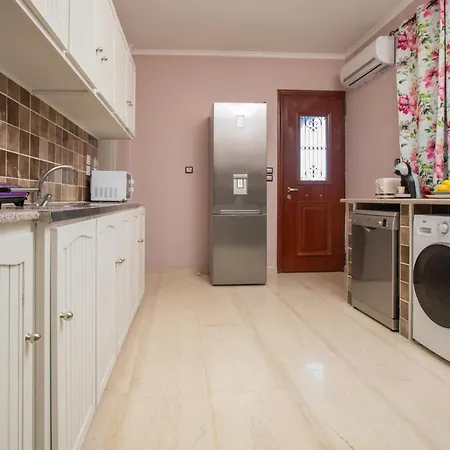 Holiday home Stathatos