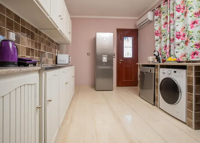 Holiday home Stathatos